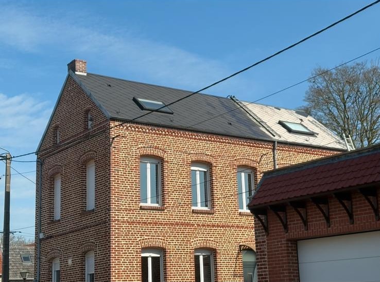 Application de peinture hydrofuge sur toiture ardoise à Cambrai